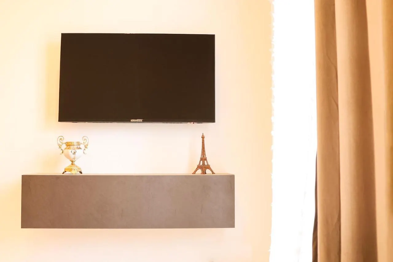 Apartment House Emy In Central Naples Italy