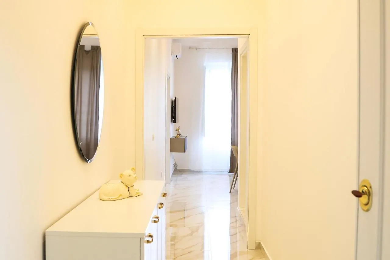 Apartment House Emy In Central Naples